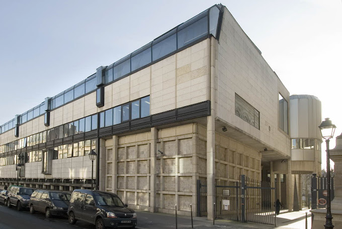 Centre d'accueil et de recherche des archives nationales